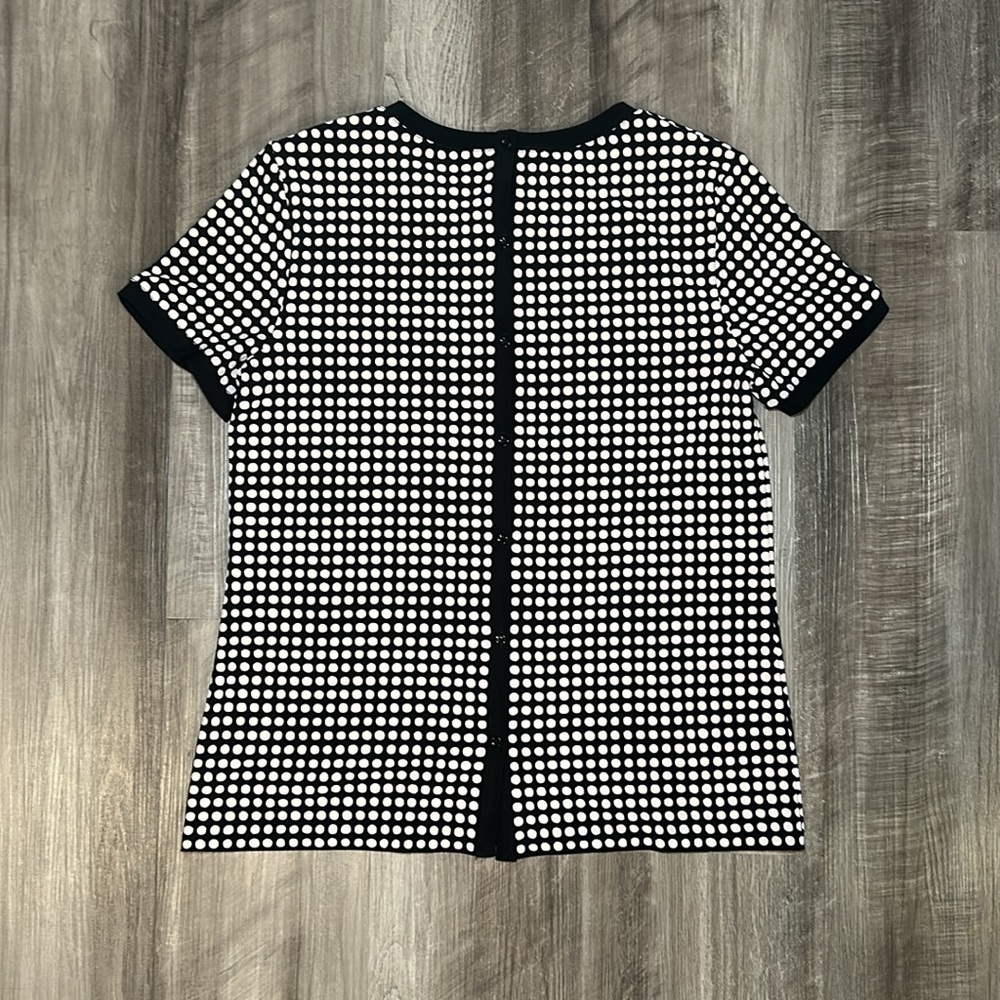 Anne Klein Polka Dot Stretch Back Button Short Sleeve Top - Medium - Picture 2 of 8